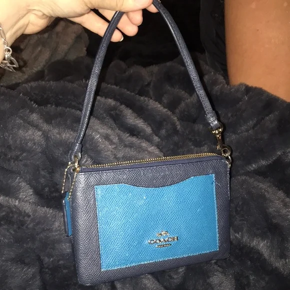 Coach Wristlet in Navy and Teal - Picture 6 of 6